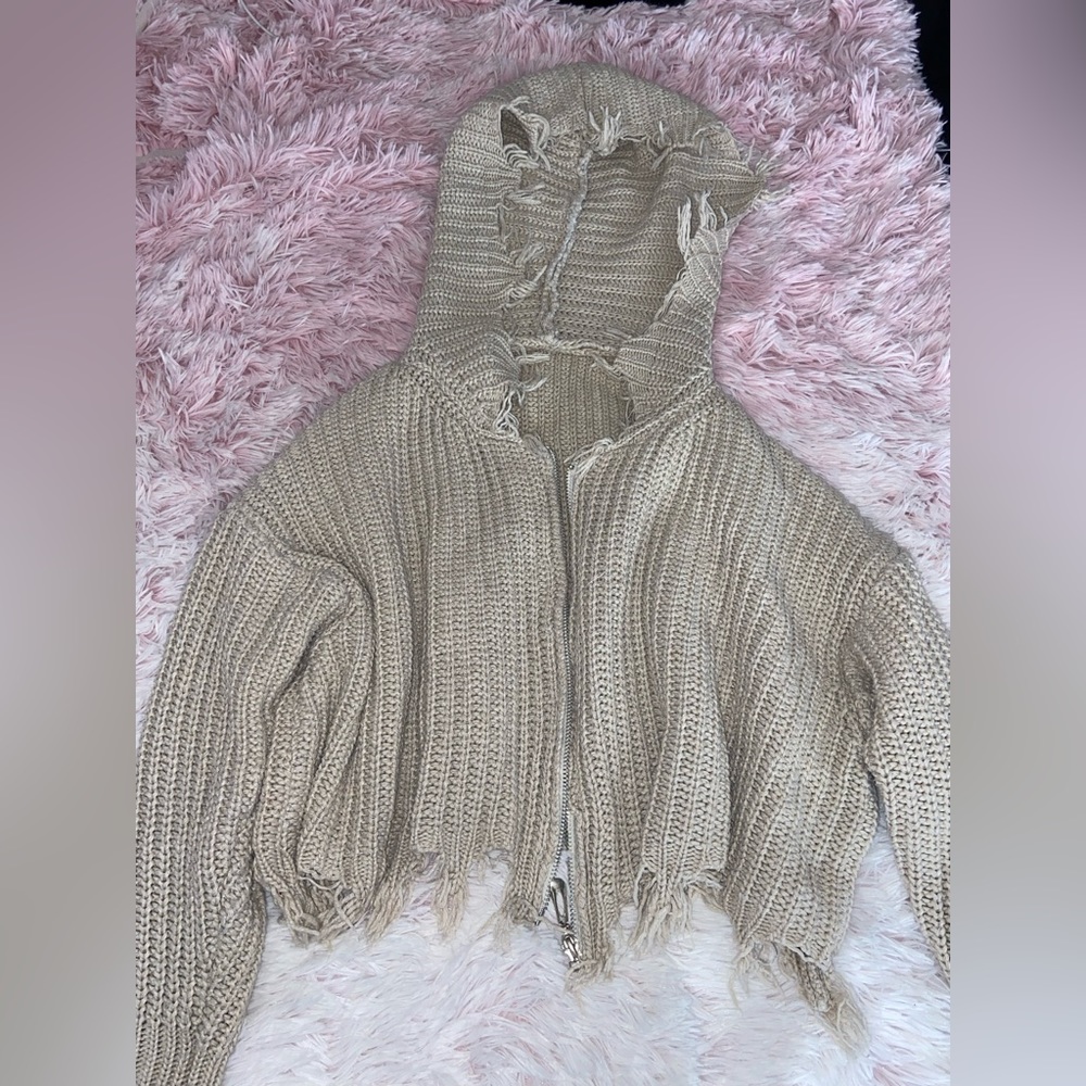 Cropped Sweater Shredded Cut Design Zip Up